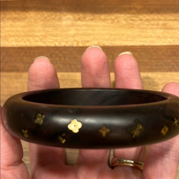 LOUIS VUITTON Monogram Wood Bangle - Picture 4 of 13